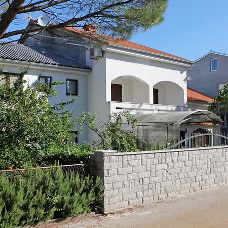 With A Parking Space Malinska Appartement