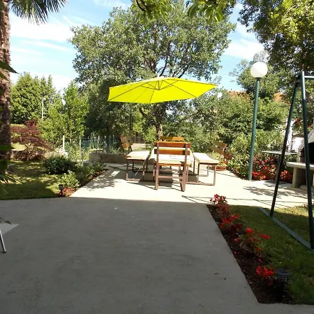 Apartament With A Parking Space Malinska