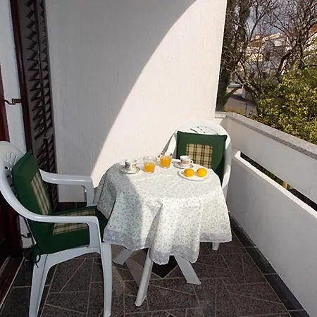 Apartament With A Parking Space Malinska