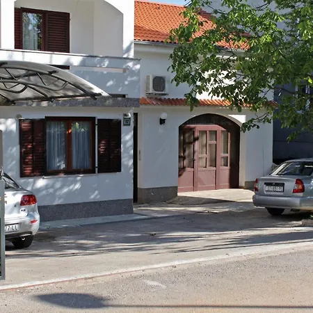 アパート With A Parking Space Malinska ヴァンタシチ