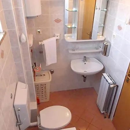 Apartment With A Parking Space Malinska *