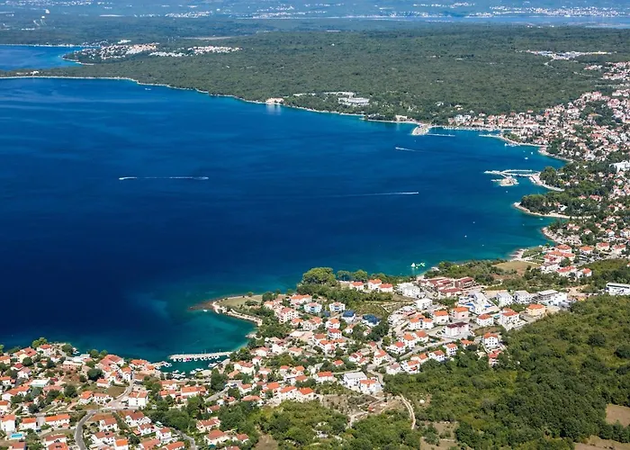 With A Parking Space Malinska ヴァンタシチ