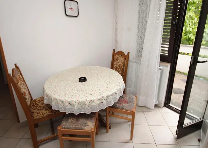 アパート With A Parking Space Malinska