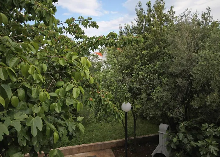 With A Parking Space Malinska ヴァンタシチ