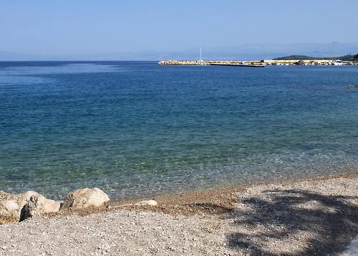 With A Parking Space Malinska アパート