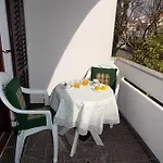 Appartement With A Parking Space Malinska
